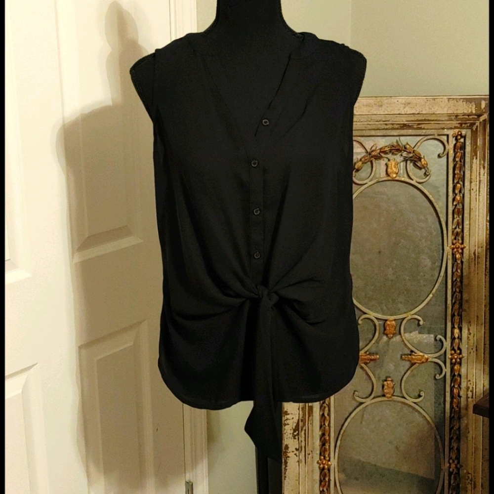Apt 9. Black Tank.